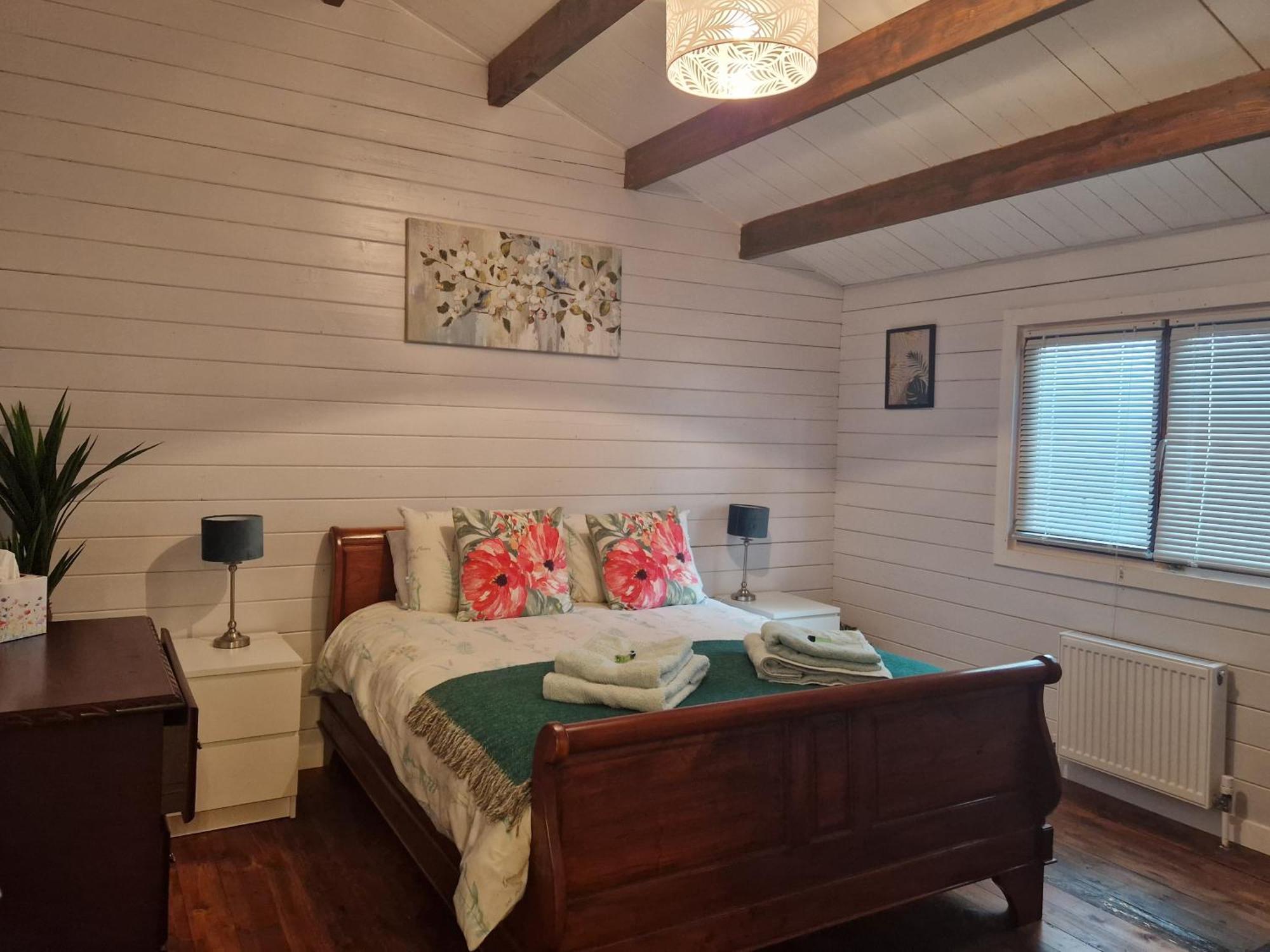 Kozy Kabin Waterford Room photo
